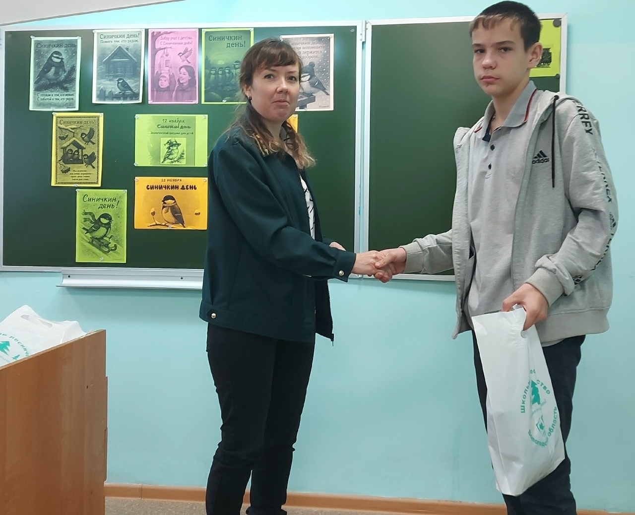 Вручение удостоверений Вручение удостоверений.